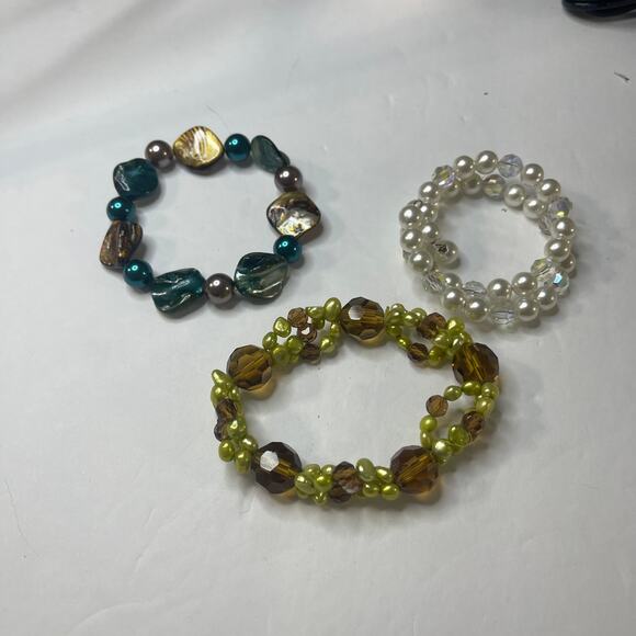 Set of three beaded stretch bracelets stone faux mother of pearl shell trendy - Picture 1 of 8